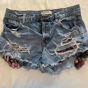 We The Free People distressed denim shorts floral embroidery raw Hem boho size27